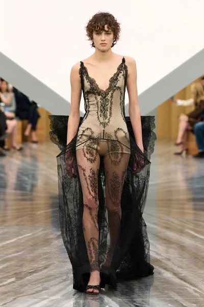 Look 12